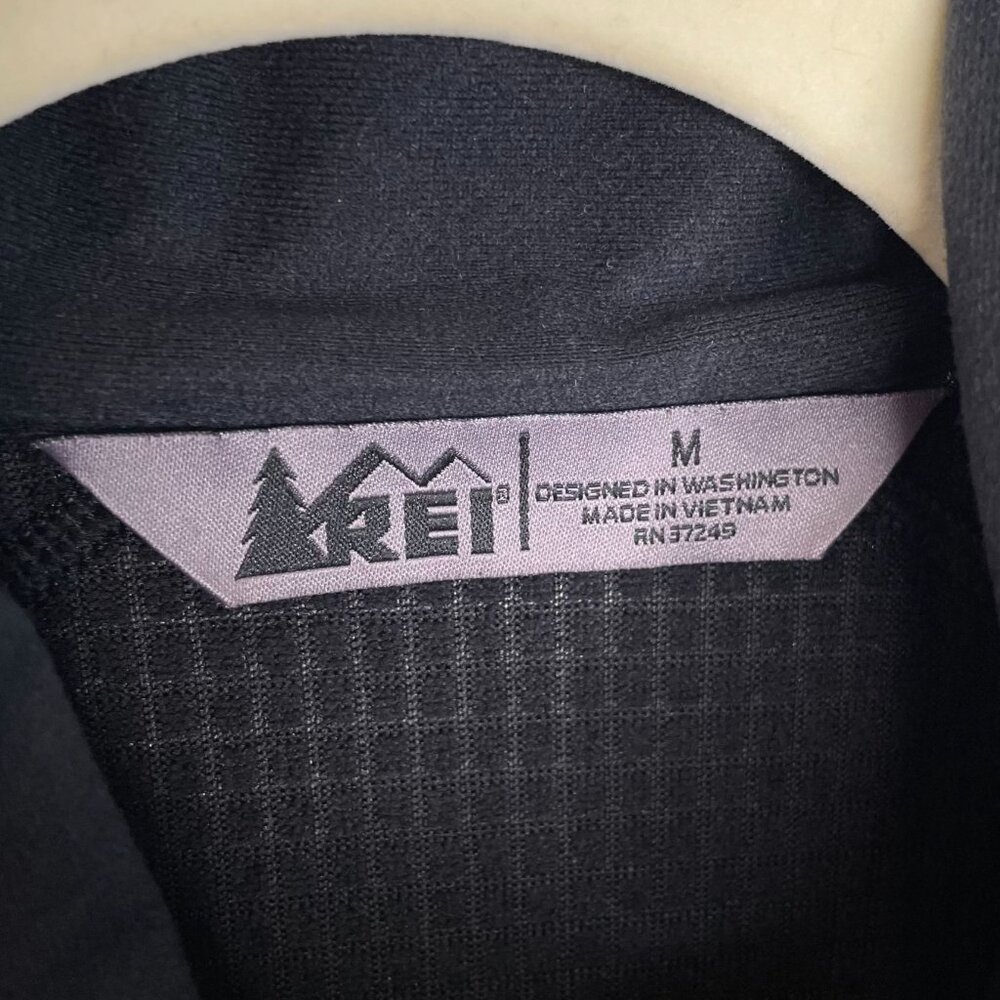 REI Women's Softshell Black Zip Vest, M - Picture 8 of 9